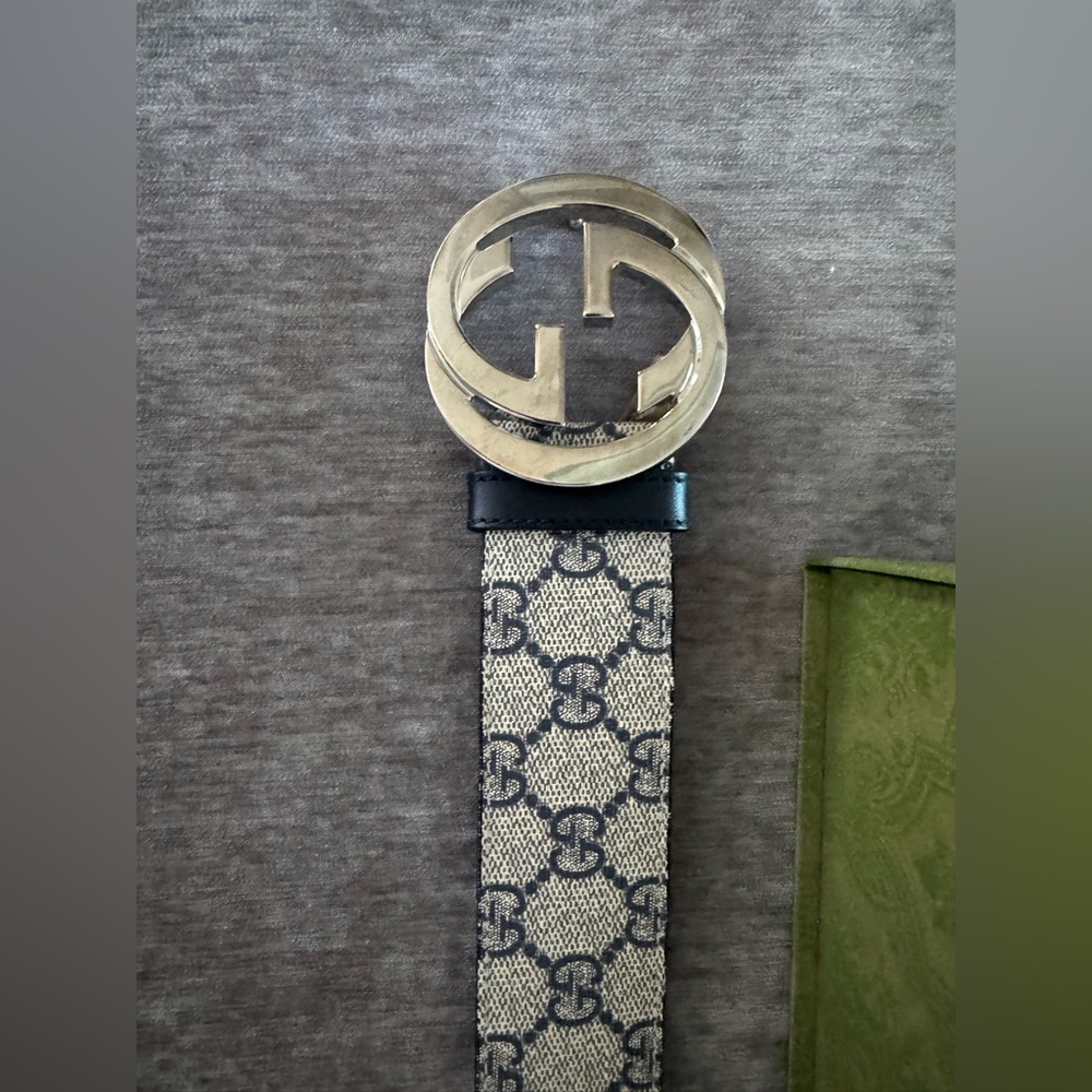 Gucci Beige GG Canvas Belt with Silver Interlocking G Buckle - Picture 2 of 6